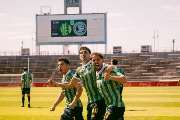 Aldosivi derrotó a Independiente Rivadavia y sueña con la permanencia
