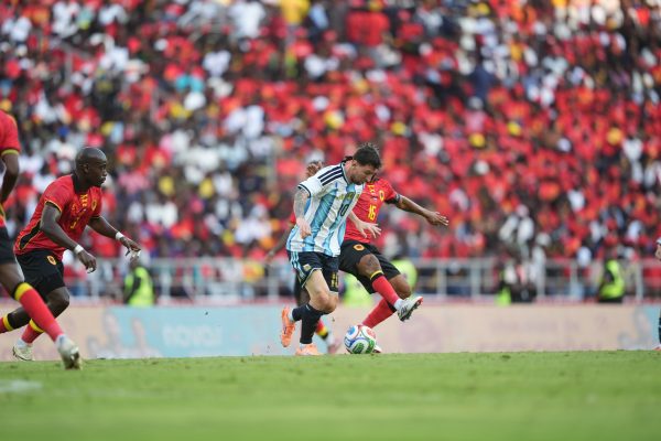 Argentina cerró el año con un triunfo ante Angola