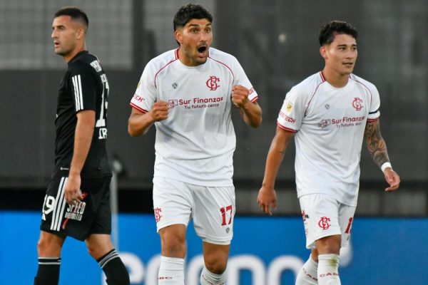 Barracas Central venció a Riestra y se metió en los cuartos de final