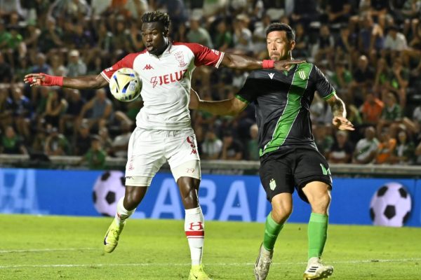 Banfield y Huracán quedaron a mano en el comienzo del Apertura