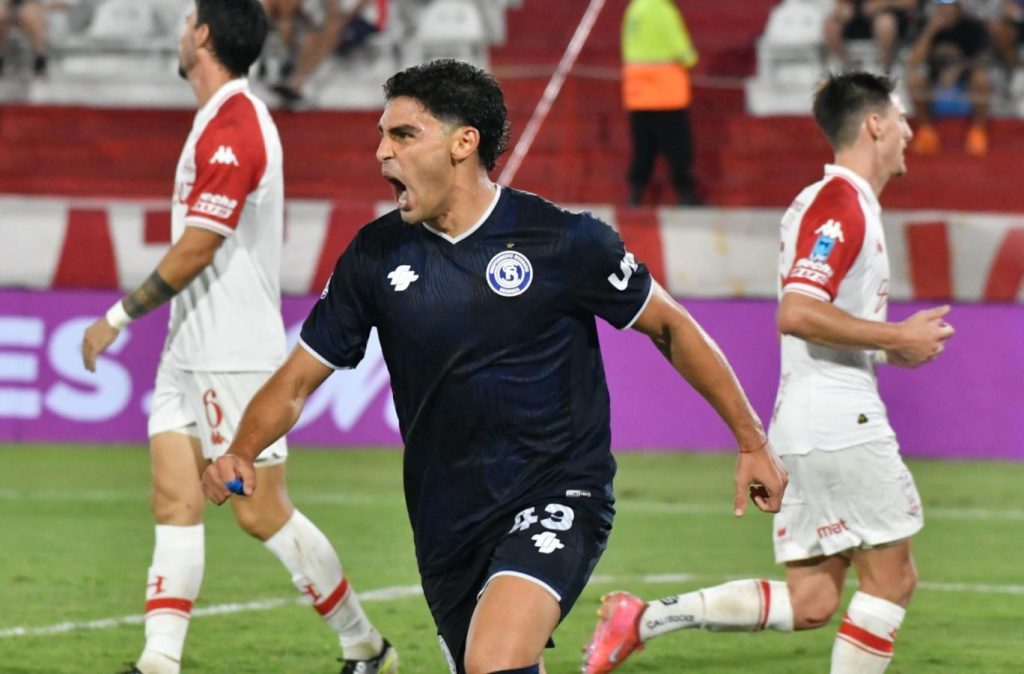Independiente Rivadavia se lo dio vuelta a Huracán y sigue de racha