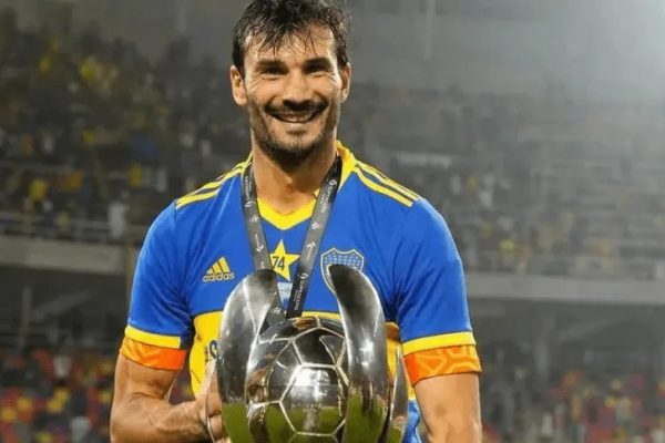 Javi García renovó y seguirá por un año más en Boca