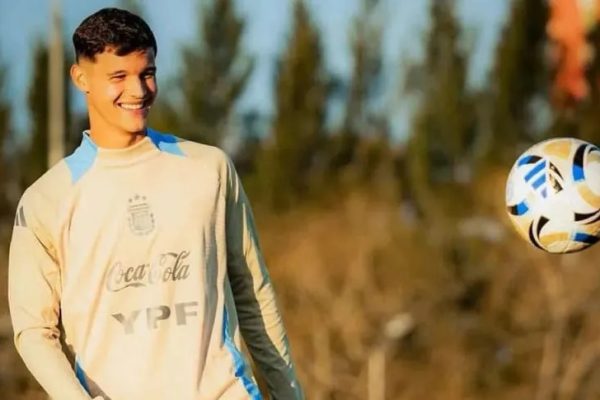 Valentín Carboni, el nombre con el que sueña Racing para reforzar el equipo