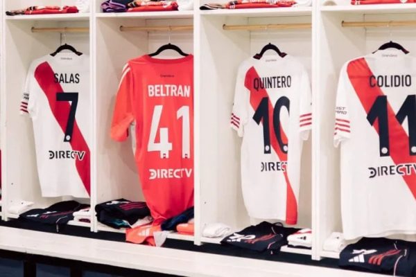 Con algunos cambios, River presentó los dorsales de las camisetas para este 2026