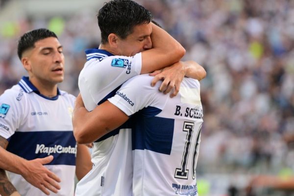 Gimnasia dio el golpe y amargó el debut de Racing