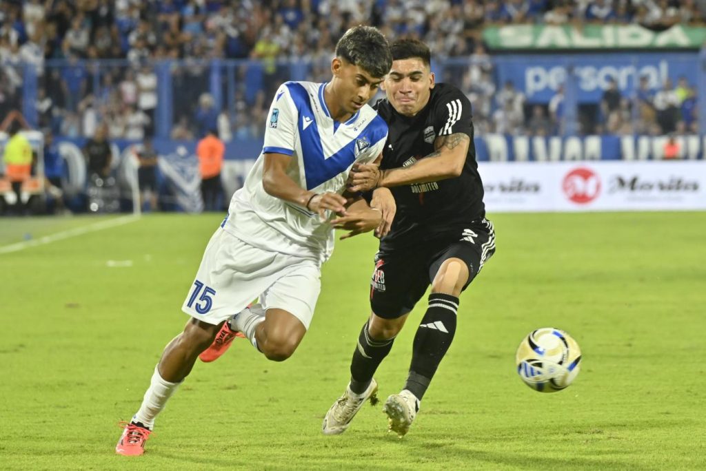 Vélez y Riestra no supieron romper el cero en Liniers