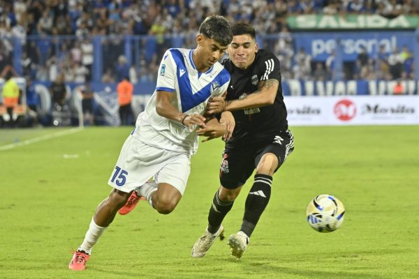Vélez y Riestra no supieron romper el cero en Liniers