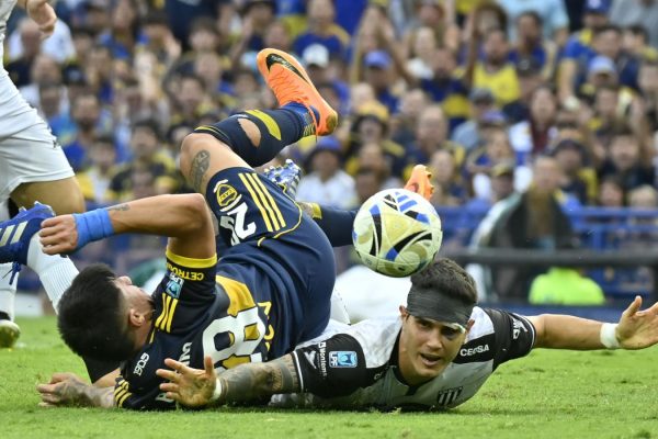 Boca no pasó del empate ante Gimnasia de Mendoza y se fue silbado