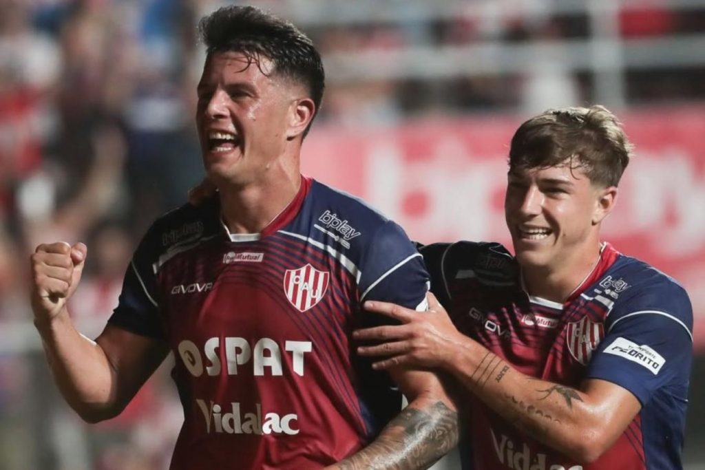 Unión aplastó a a Gimnasia de Mendoza en Santa Fe