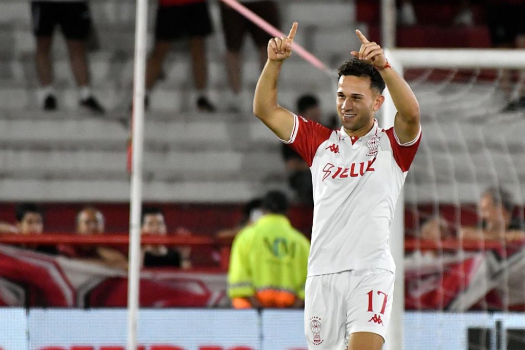 Huracán le ganó a Sarmiento y sigue de racha