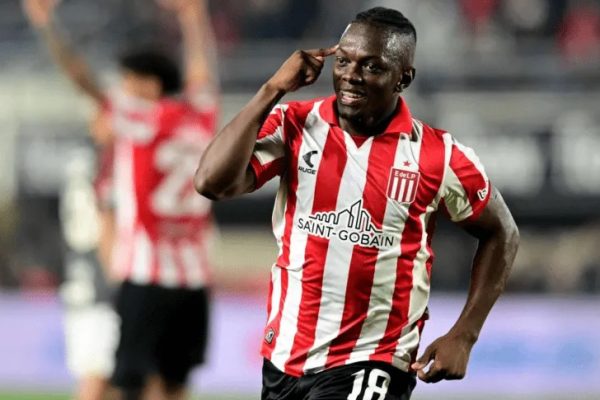 Se complica el pase de Edwin Cetré a Boca