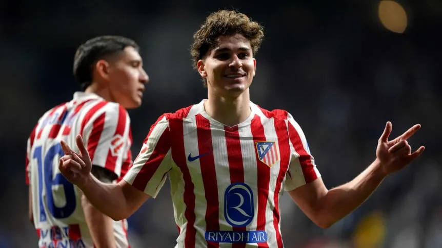 Julián Álvarez le dio el triunfo a Atlético de Madrid ante Real Oviedo con un gol agónico