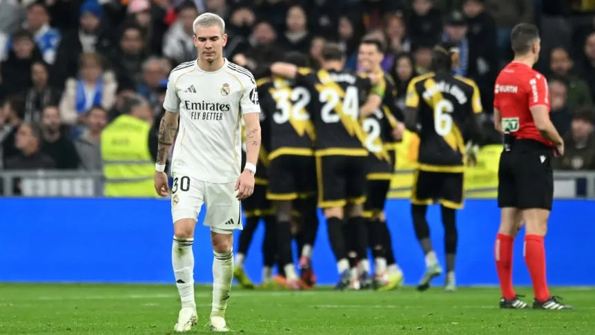 EN UN CLIMA CALIENTE, REAL MADRID CANTó VICTORIA ANTE RAYO VALLECANO