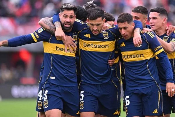 El objetivo de Ubeda pensando en Vélez: recuperar algún nueve