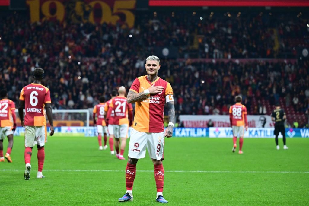 En medio de rumores de Juventus, Icardi firmó el 4-0 de Galatasaray