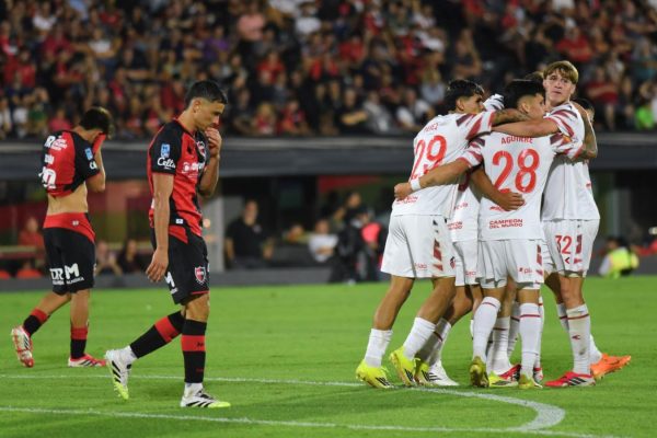 En el debut de Medina, Estudiantes ganó y le dio otro golpe a Newell`s