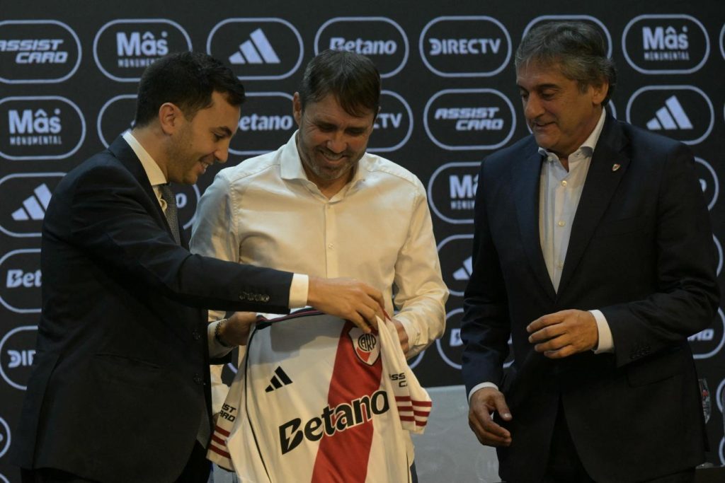 La corrección de Coudet a Francescoli en plena conferencia: “Lo juré por mis hijos”