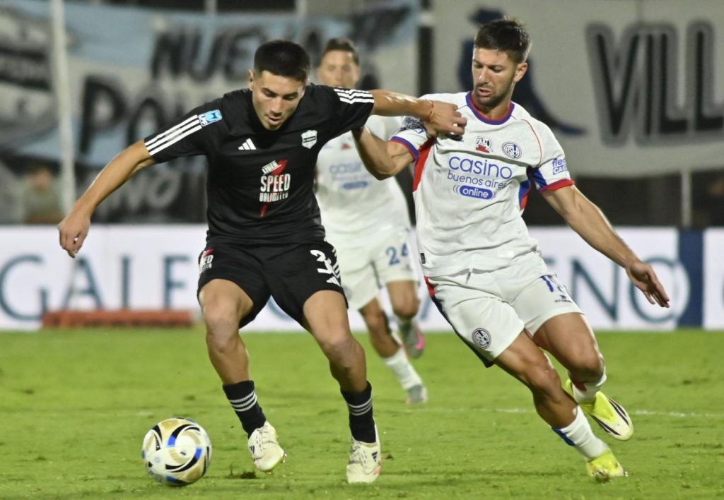 San Lorenzo rescató un empate ante Riestra en el inicio de la era Gustavo Álvarez