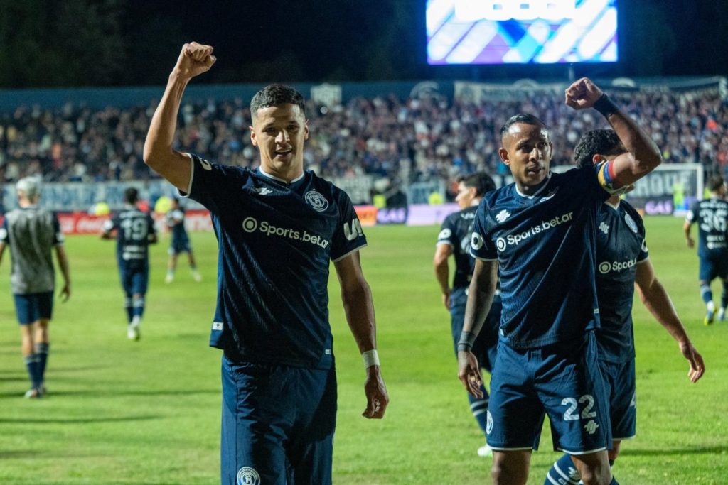 Independiente Rivadavia no para: venció a Rosario Central sin Di María y es el nuevo líder de la anual