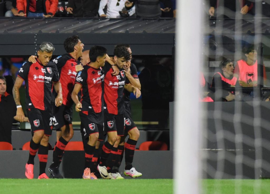 Newell’s tomó aire: venció sobre el cierre a Gimnasia de Mendoza y sumó su primera victoria