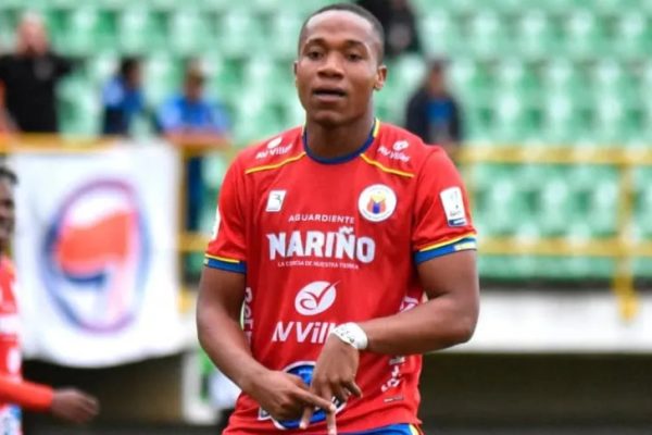 Lanús abrochó el arribo de un delantero, tras el pase caído de Auzmendi
