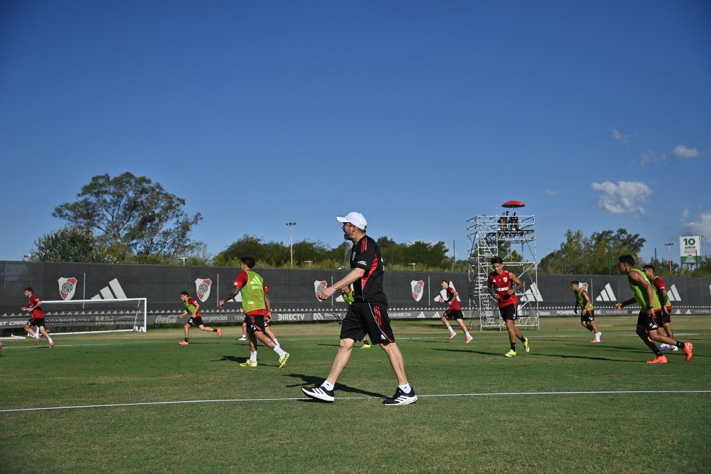 Huracán, el primer escollo de Coudet como DT de River: ¿Qué equipo pondrá?