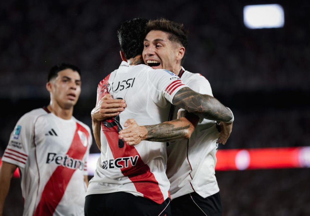 River derrotó a Sarmiento en el primer partido de Coudet en el Monumental