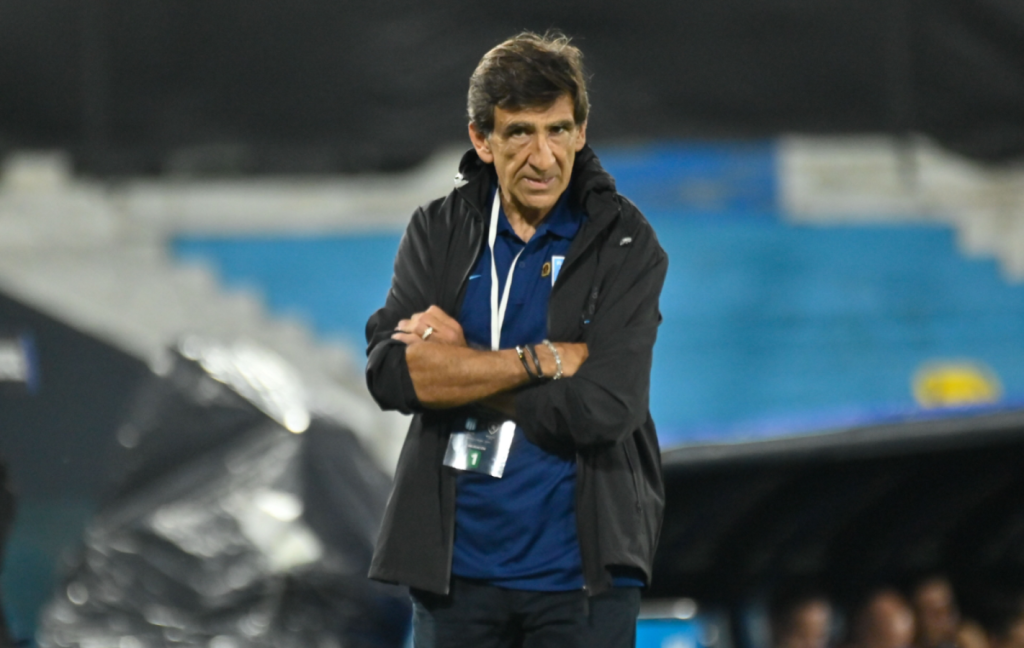 Gustavo Costas, lapidario tras la clasificación de Racing: “Este semestre fue un desastre”
