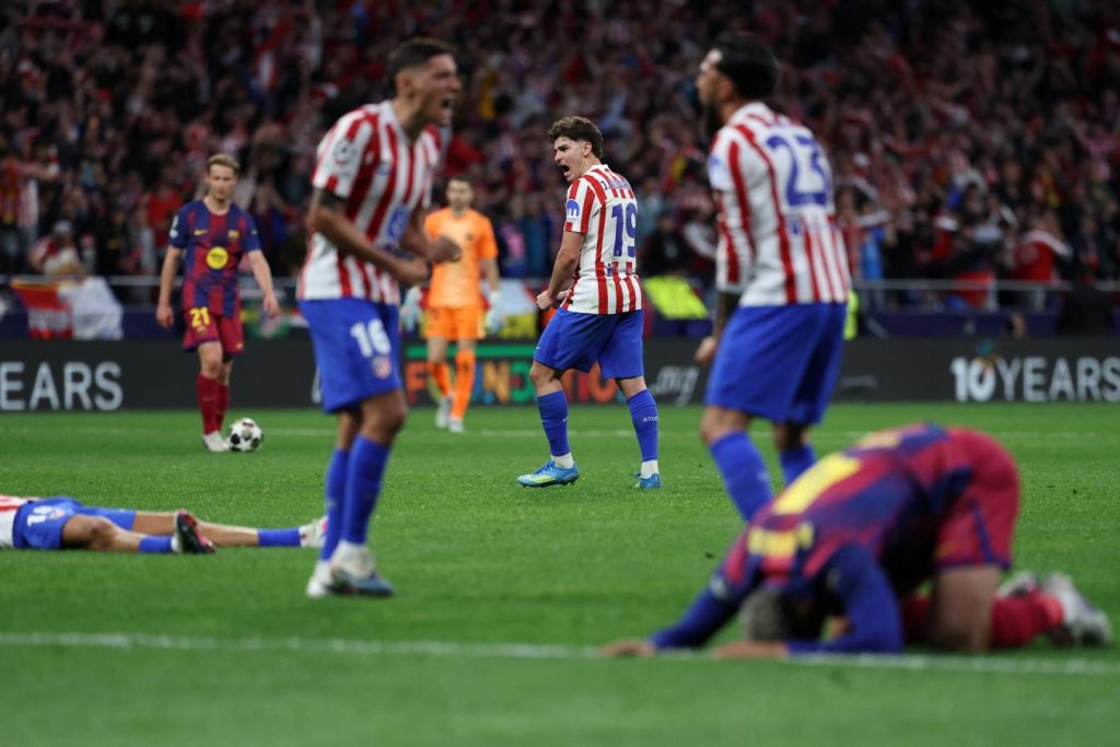 Atlético de Madrid perdió, pero gracias a la ida festejó ante Barcelona