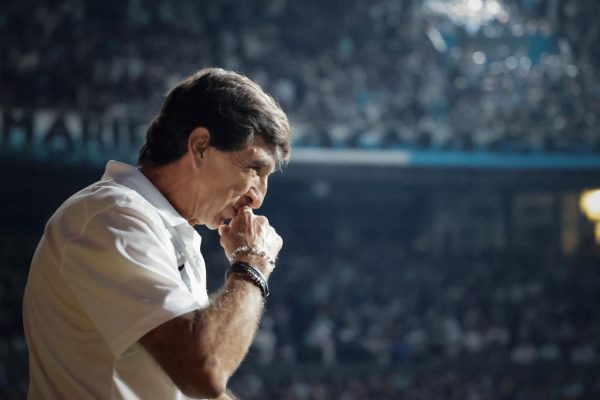 El palo de Costas a Rojo tras la expulsión en la derrota de Racing ante River