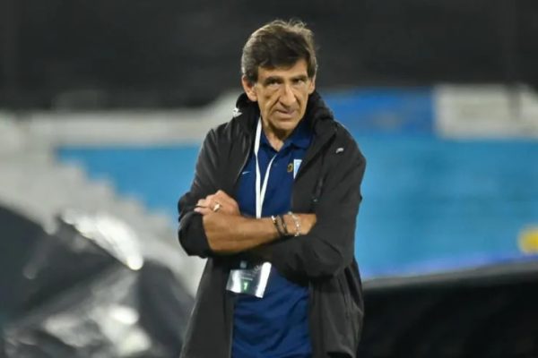 La ira de Gustavo Costas tras la agónica derrota de Racing ante Botafogo: “Los tres goles los regalamos”