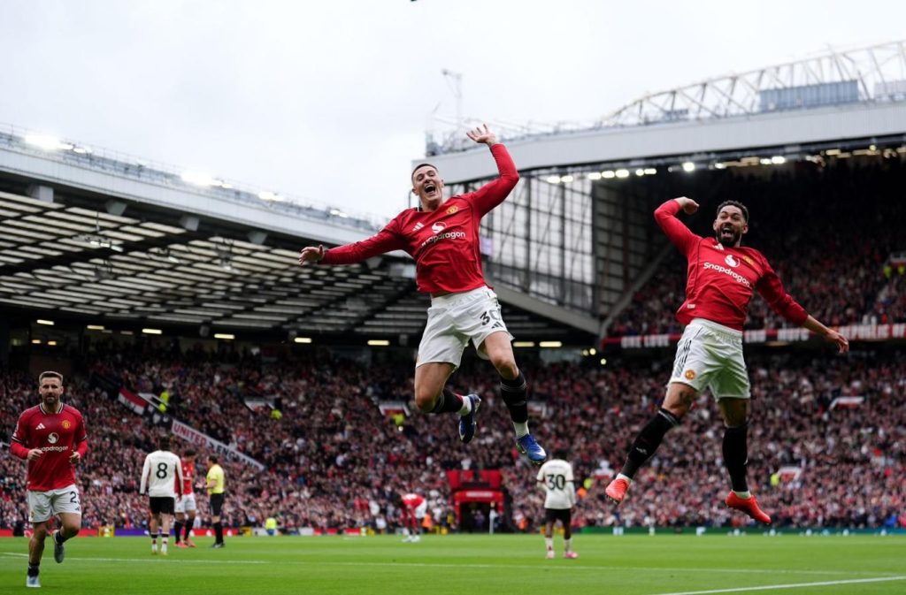 Premio doble: Manchester United se quedó con el clásico y logró la clasificación a la Champions