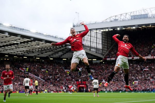 Premio doble: Manchester United se quedó con el clásico y logró la clasificación a la Champions