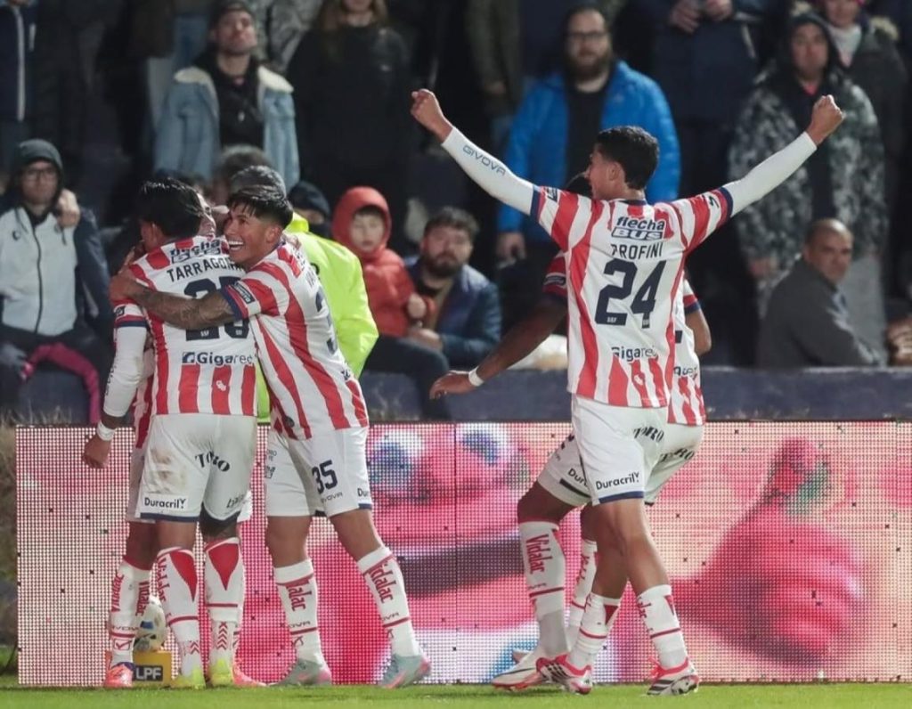 Unión dio el batacazo: venció a Independiente Rivadavia y ahora va por Belgrano
