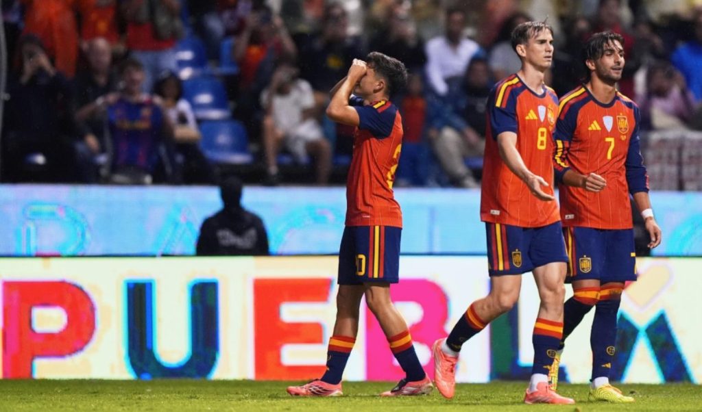 España derrotó a Perú y llega afilado al Mundial