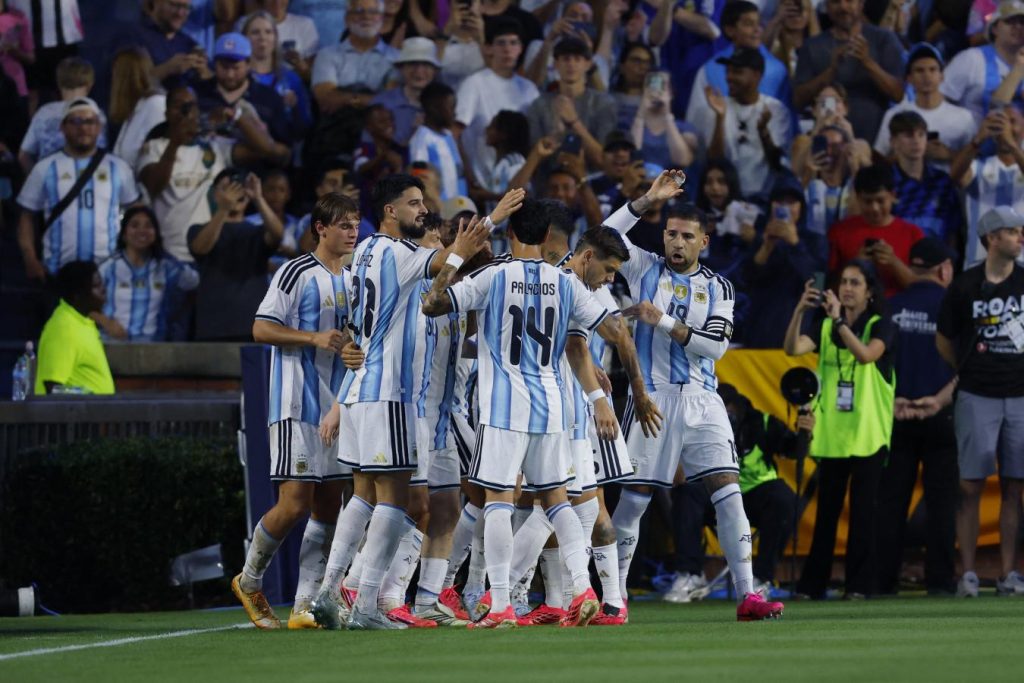 Argentina goleó a Islandia antes del arranque mundialista