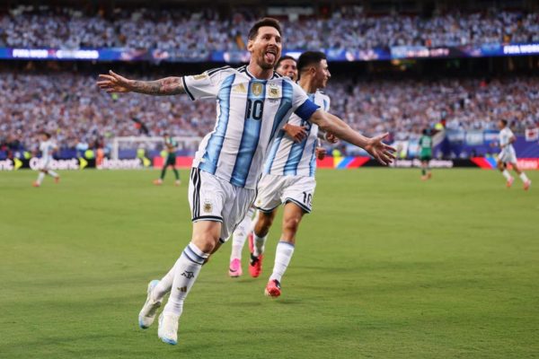 Con un Messi extraordinario, Argentina goleó a Argelia