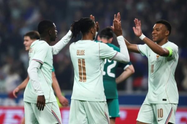 De la mano de Olise, Francia ganó antes del Mundial