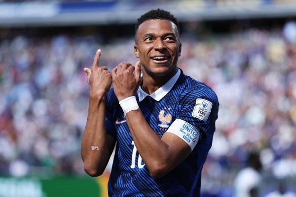 De la mano de Mbappé, Francia venció a Senegal