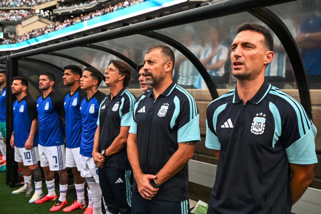 Scaloni: “La prueba de hoy me despejó muchas dudas”